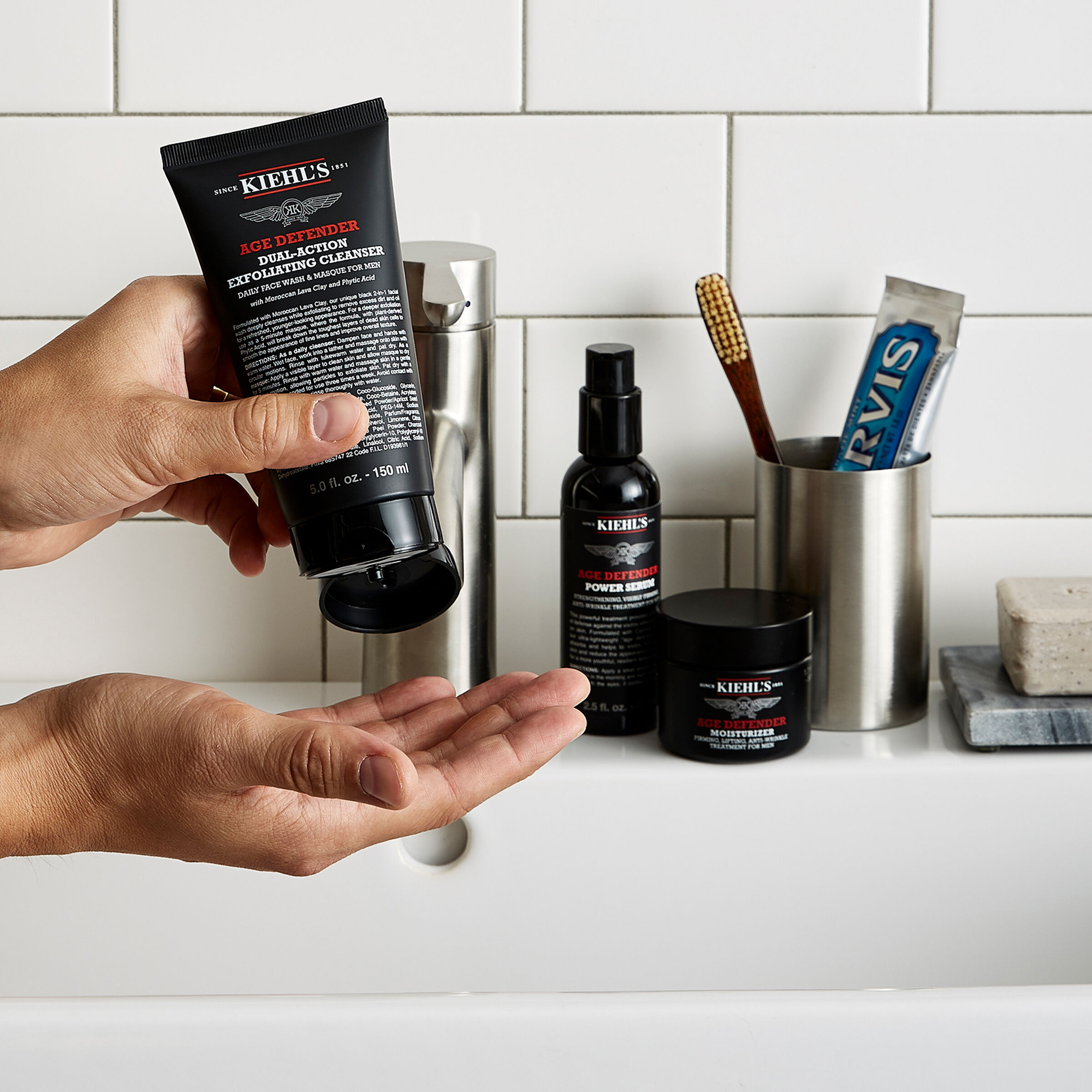 Age Defender Dual-Action Exfoliating Cleanser